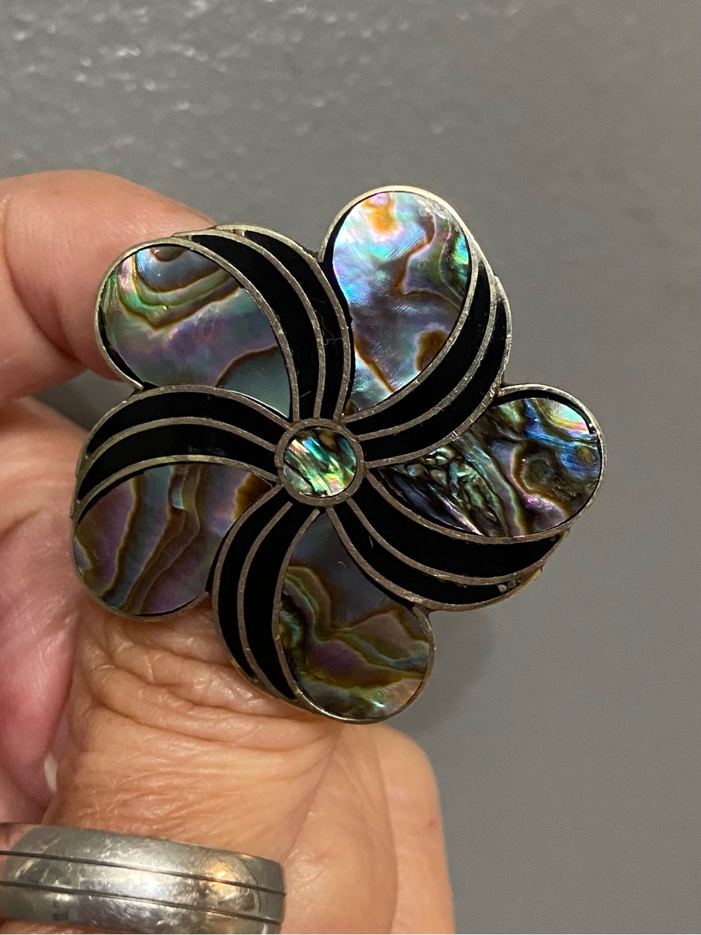 Vintage Mexican Silver Abalone Flower/Pinwheel Iridescent Shell Inlay Brooch Pin - Picture 7 of 11